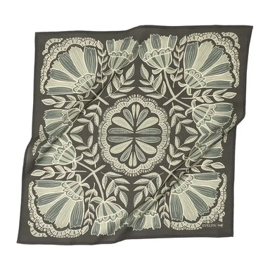 Handker Bandana No. 118 Evelyn shown open