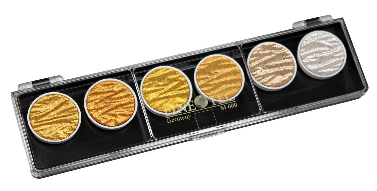 Coliro Pearlcolors add shimmer to any project- mix colors to create your desired shade. 