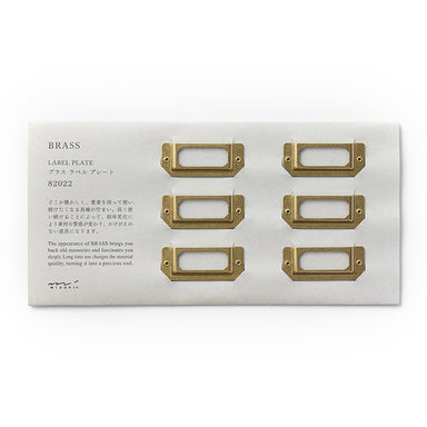 Use TRAVELER'S COMPANY Brass Label Plates to organize your possessions. You can use the adhesive paper on the back of the labels to adhere many surfaces. 